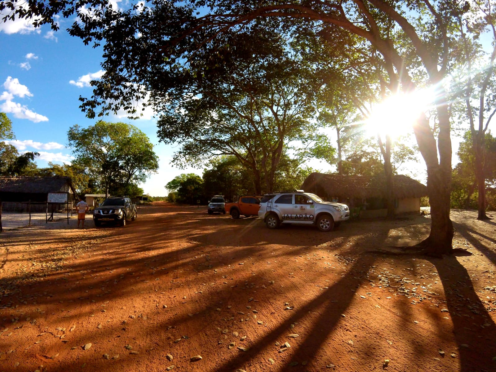 Stopping along the road during the Jalapão expedition